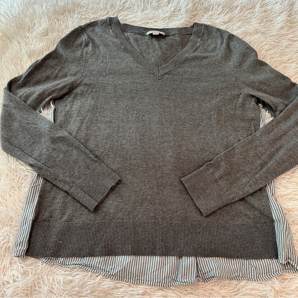 LOFT Outlet Gray Mixed Media V-Neck Sweater Size M – Striped Back Panel - Picture 14 of 16